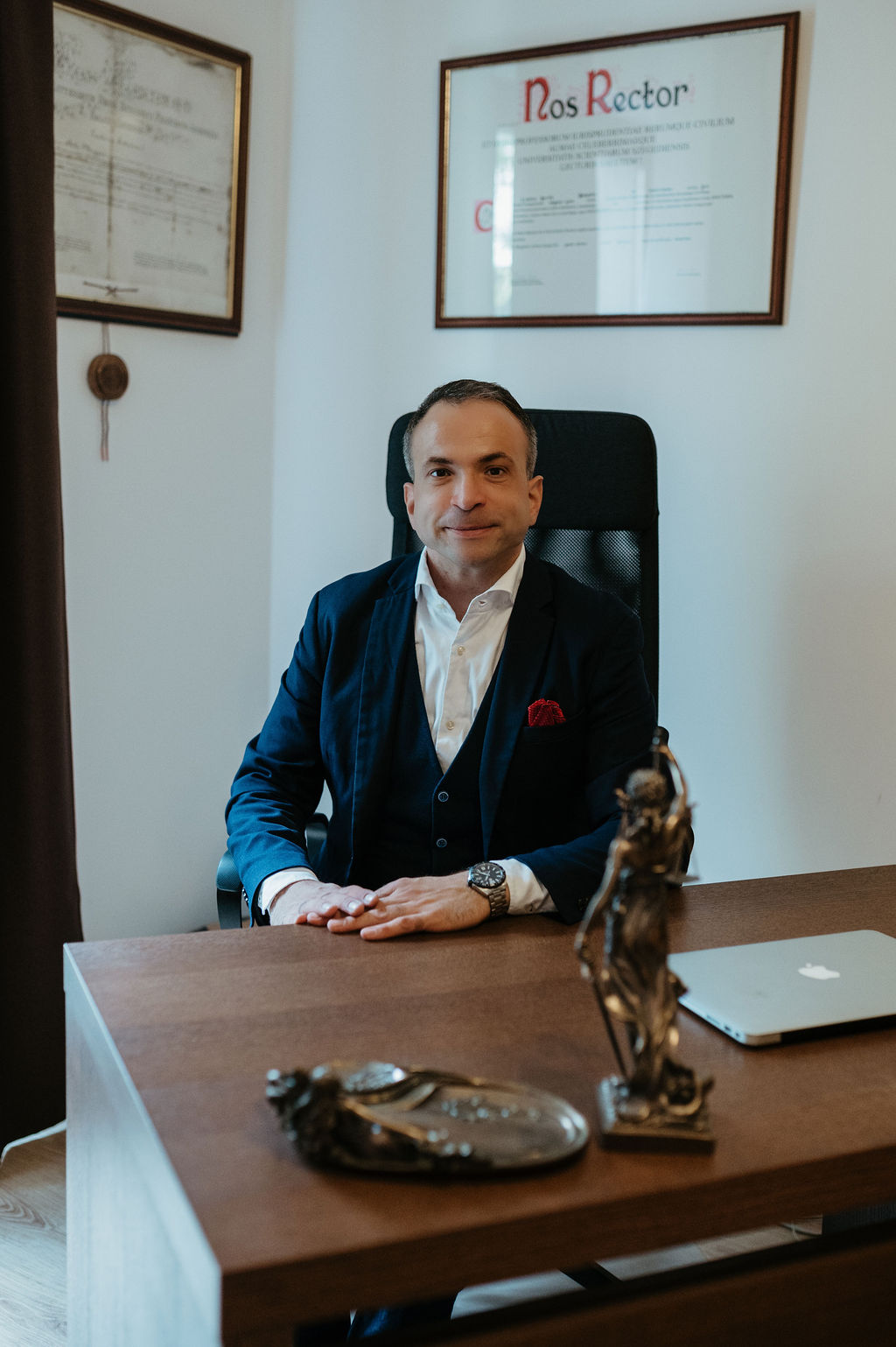 Dr. Horv&aacute;th L&aacute;szl&oacute;
